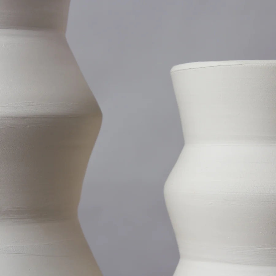 Jarrón sierra de barro blanco