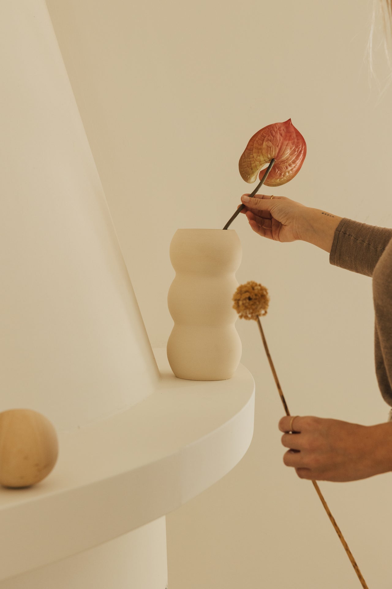 Jarrón Verduna de barro blanco